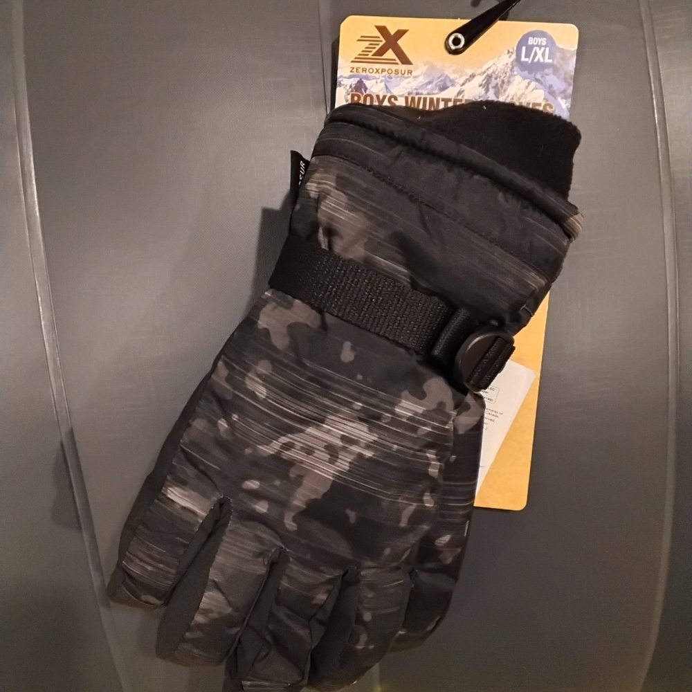 2/$15 NWT ZeroXposur Boy's L/XL  Black Camo 1 PAIR Gloves Firm Price* Last 1